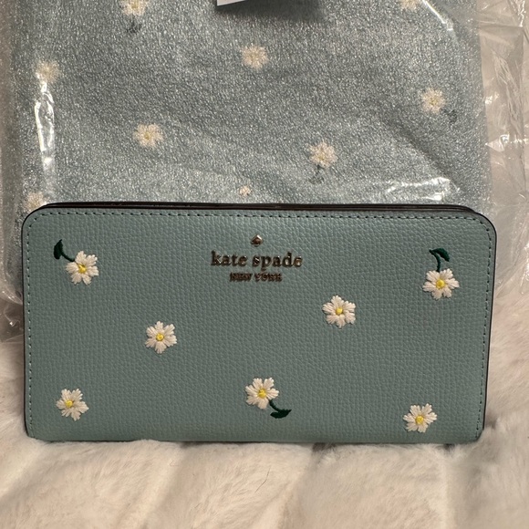 ❣️NEW❣️ Kate Spade Wallet embroidered lea aphrodite green blue daisy large - Picture 7 of 8